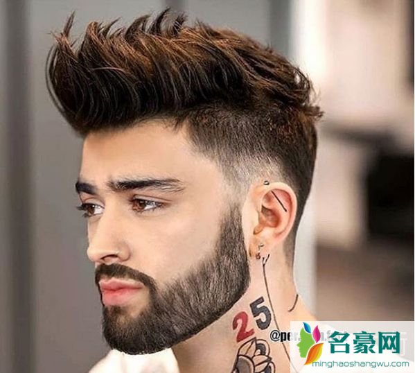 2019男生流行发型：飞机头发型