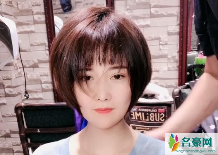 40岁圆脸女人适合什么发型 4款40岁圆脸短发发型款款美爆表1