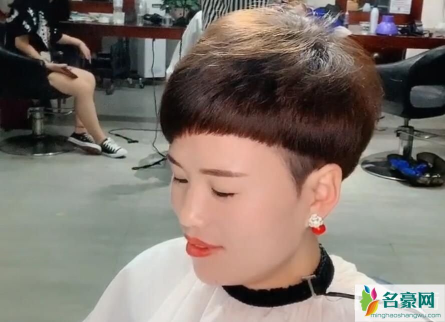 40岁圆脸女人适合什么发型 4款40岁圆脸短发发型款款美爆表3