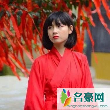 复古齐刘海学生头短发发型