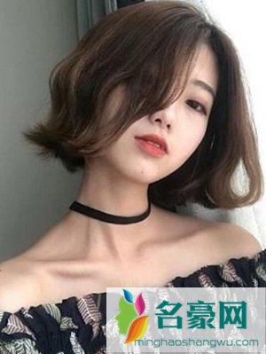 名豪网女生短发卷发发型图片_现在流行的卷发发型图片3