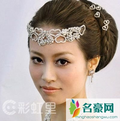简单的韩式盘发发型 可爱的韩式盘发发型图片