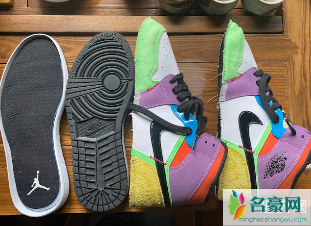 AJ1 Mid全新彩蛋配色首度曝光 AJ1 Mid SE与Melody Ehsani x AJ1 Mid “Fearless”哪双好看