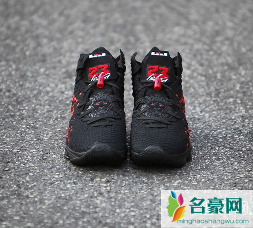 黑红LeBron 17新品曝光 黑红 LeBron 17实物赏析