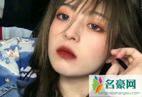 女生说在外面玩咋回复1