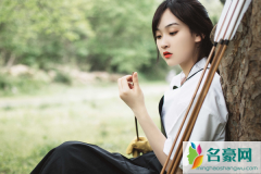 恋爱时女的不及时回复 看看她是怎么想的吧