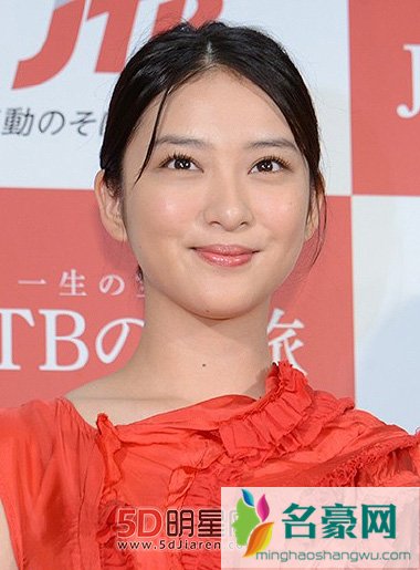 武井咲否认与EXILE主唱TAKAHIRO热恋