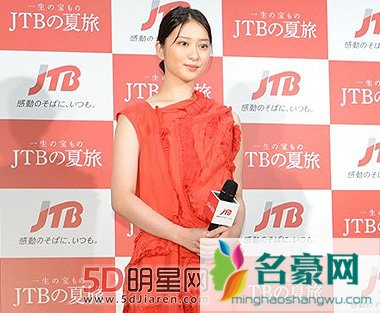 武井咲否认与EXILE主唱TAKAHIRO热恋