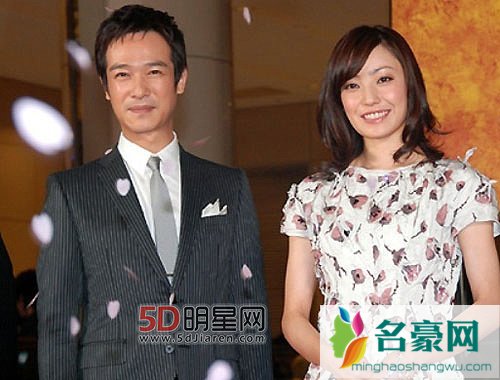 堺雅人与菅野美穗的感情历程 堺雅人“造人”成功秋季当爹