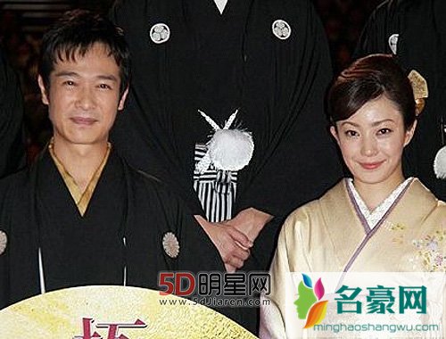 堺雅人与菅野美穗的感情历程 堺雅人“造人”成功秋季当爹