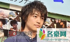 斎藤工发售“情色”写真集 谈性感厚唇有阴影最满
