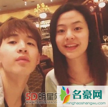 Henry刘宪华妹妹是谁 Henry与妹妹吃烤鸭自拍