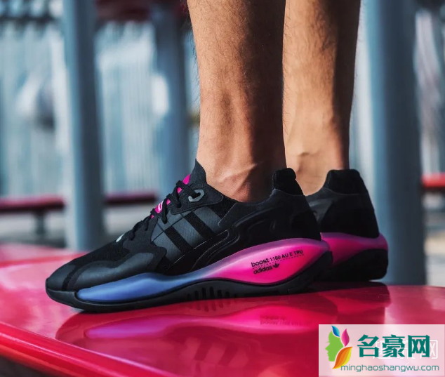 王嘉尔上脚 ZX ALKYNE：全新boost科技，脚感升级！