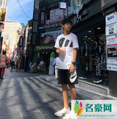 隐秘的角落朱朝阳上脚纯白空军一号：没想到你也是鞋狗！