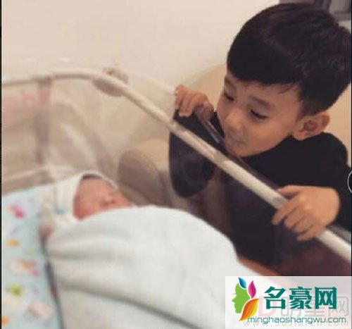 主持人李晨二胎出生 此前因出轨惹争议