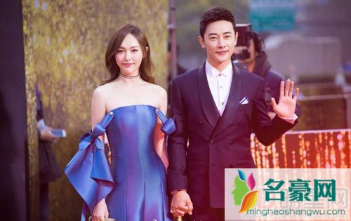 罗晋唐嫣合体亮相 距上次见面已有9个月