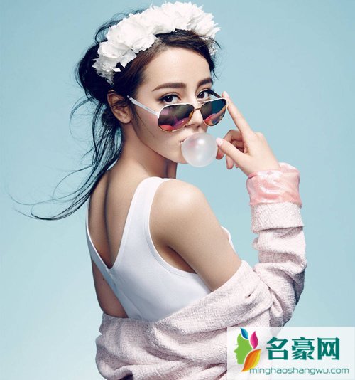 迪丽热巴和古力娜扎长的一样 迪丽热巴和古力娜扎合照及资料