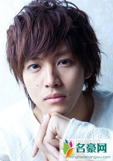 绫濑遥与松坂桃李热恋 绫濑遥父亲微笑采访很满意