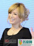 “天后”滨崎步的前任是极品 内山麿我参加议员选
