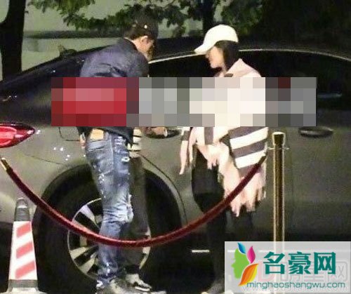 谢娜孕肚首次曝光 与张杰一起吃饭被拍