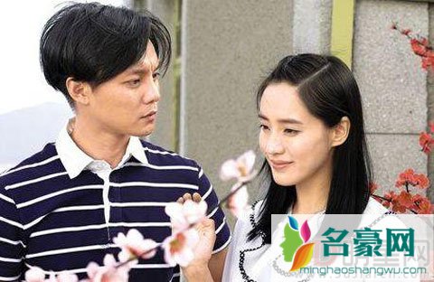 “秋雅”王智结婚新郎不是袁华 最会拍照摄影师尤奕甜蜜领证
