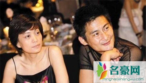 王菲李亚鹏同框 二人同出席好友马葭生日会