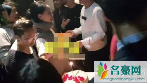 王菲李亚鹏同框 二人同出席好友马葭生日会