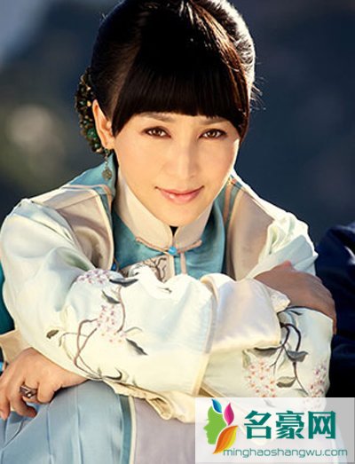 岳丽娜性感泳装照 岳丽娜胸好大图片