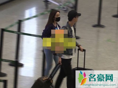 娄艺潇恋情疑曝光 与神秘男约会举止亲密