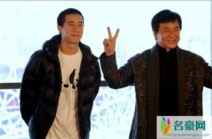 成龙与其儿子房祖名