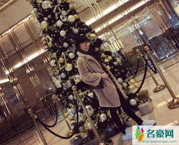 郭富城为方媛拍照