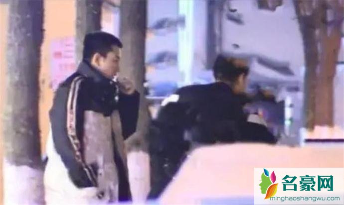贾乃亮夜会2女被拍