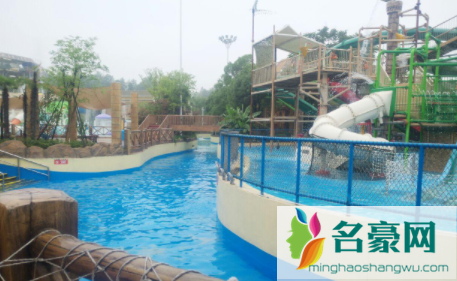 武汉玛雅海滩在欢乐谷里面吗3