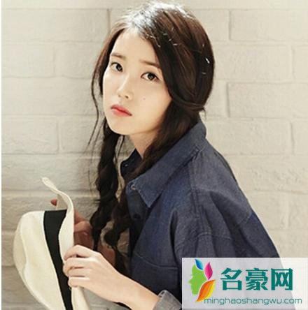 大脸女生斜刘海发型设计