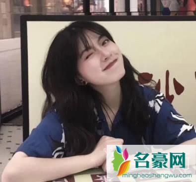 嘟嘟唇的女生适合剪短发