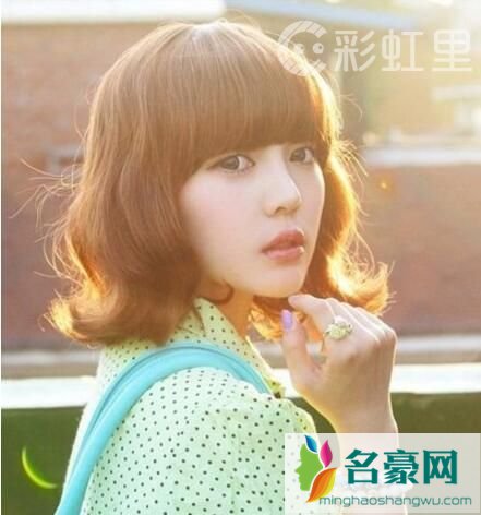 齐肩短发烫发发型 齐肩短发梨花头清新时尚