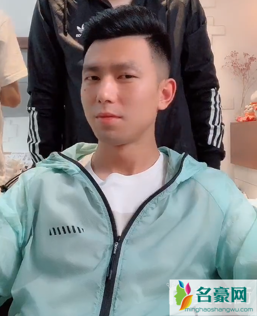  男士发型怎么剪能提升气质 男士发型修剪技巧4