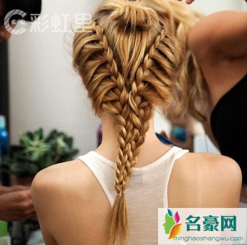 蜈蚣辫怎么编才有层次感，蜈蚣辫怎么扎才好看