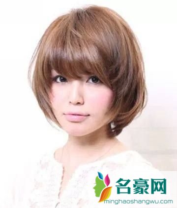 2019最美的减龄发型：齐刘海波波头