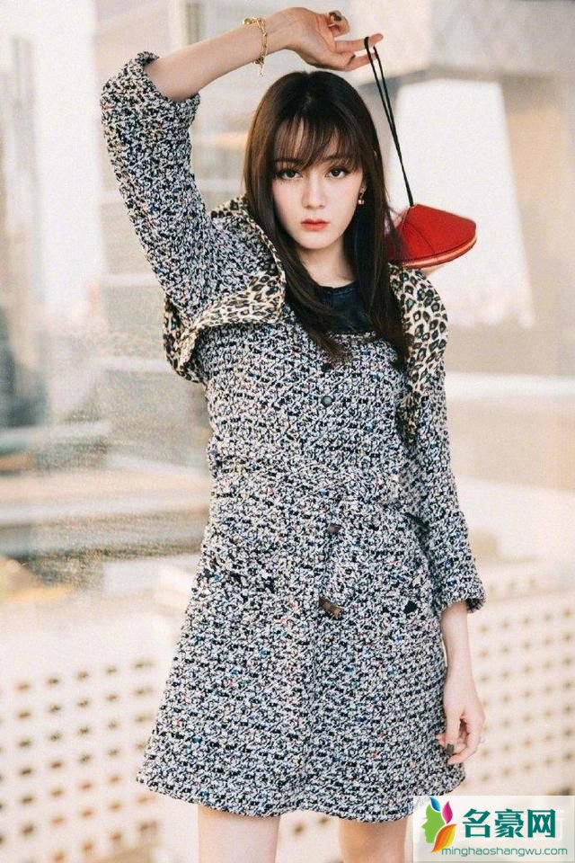 女大学新生留什么发型好看_适合大一女生发型图片6