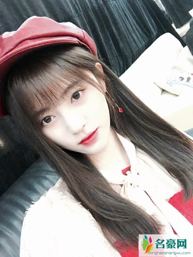 女大学新生留什么发型好看_适合大一女生发型图片5