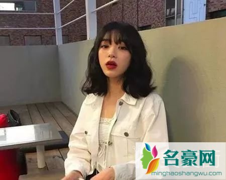 短发尴尬期怎么弄好看：烫发