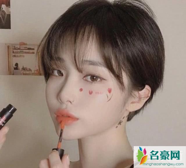 名豪网短发发型图片_最流行的女生短发发型图片8