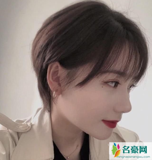 名豪网短发发型图片_最流行的女生短发发型图片4