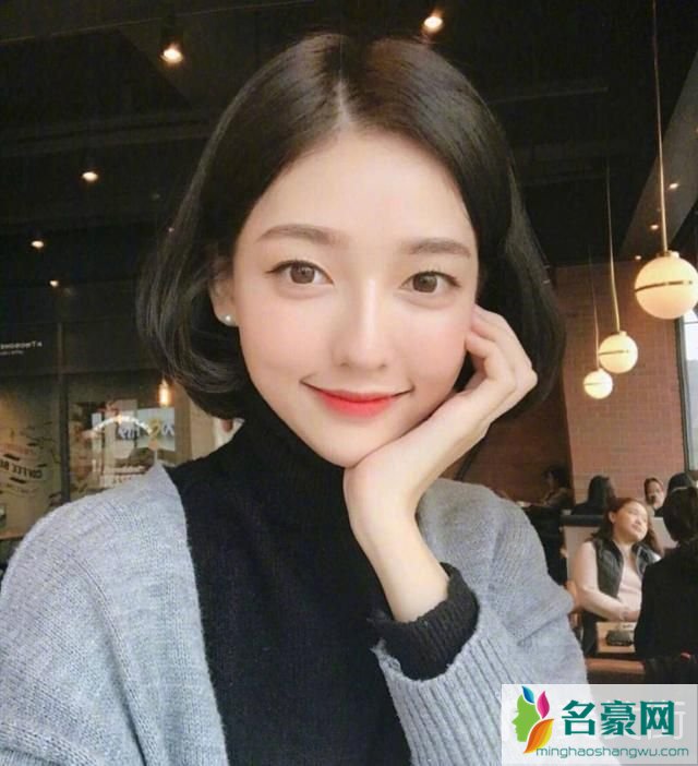 50岁女人显气质发型：知性温婉型短发发型1