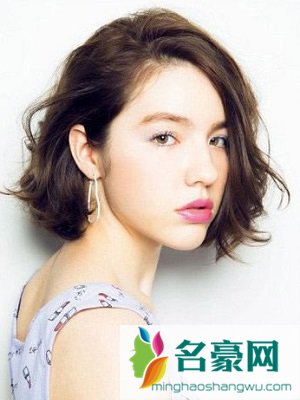 名豪网波波头短发发型图片_最适合夏季的女生短发发型图片3