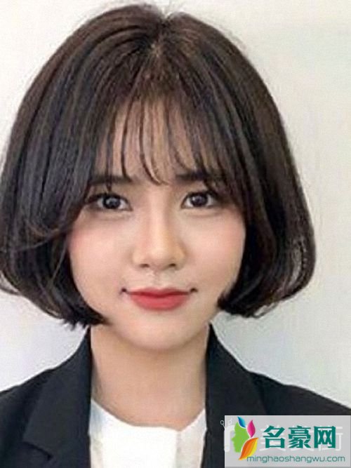 夏季短发流行发型女生内扣短发