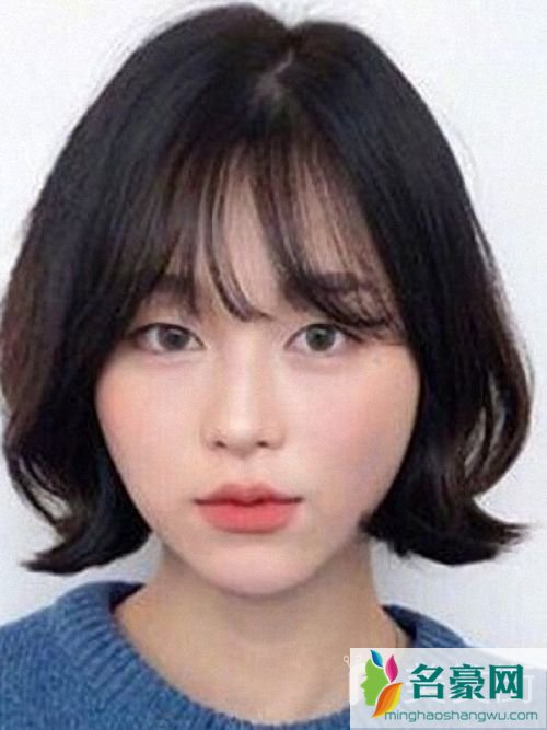 夏季短发流行发型女生外翻短发