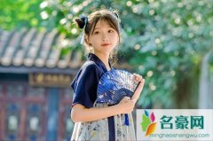 七夕情人节礼物送什么？贺卡书信巧克力选一个吧