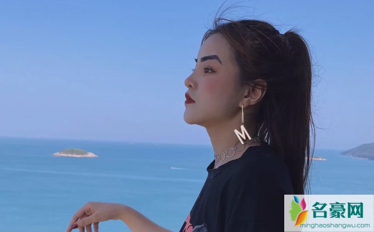 爱笑的沐沐